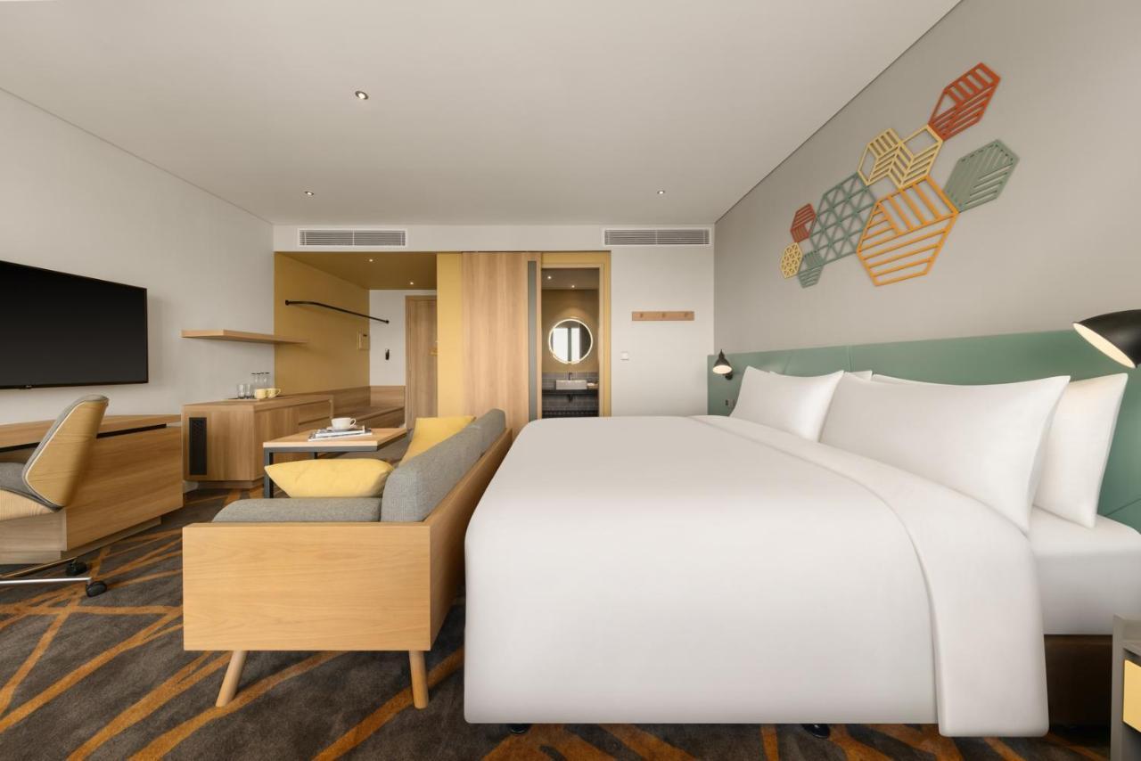Hiive By Fusion Binh Duong - Vsip 1 Hotel Thuan An Eksteriør billede